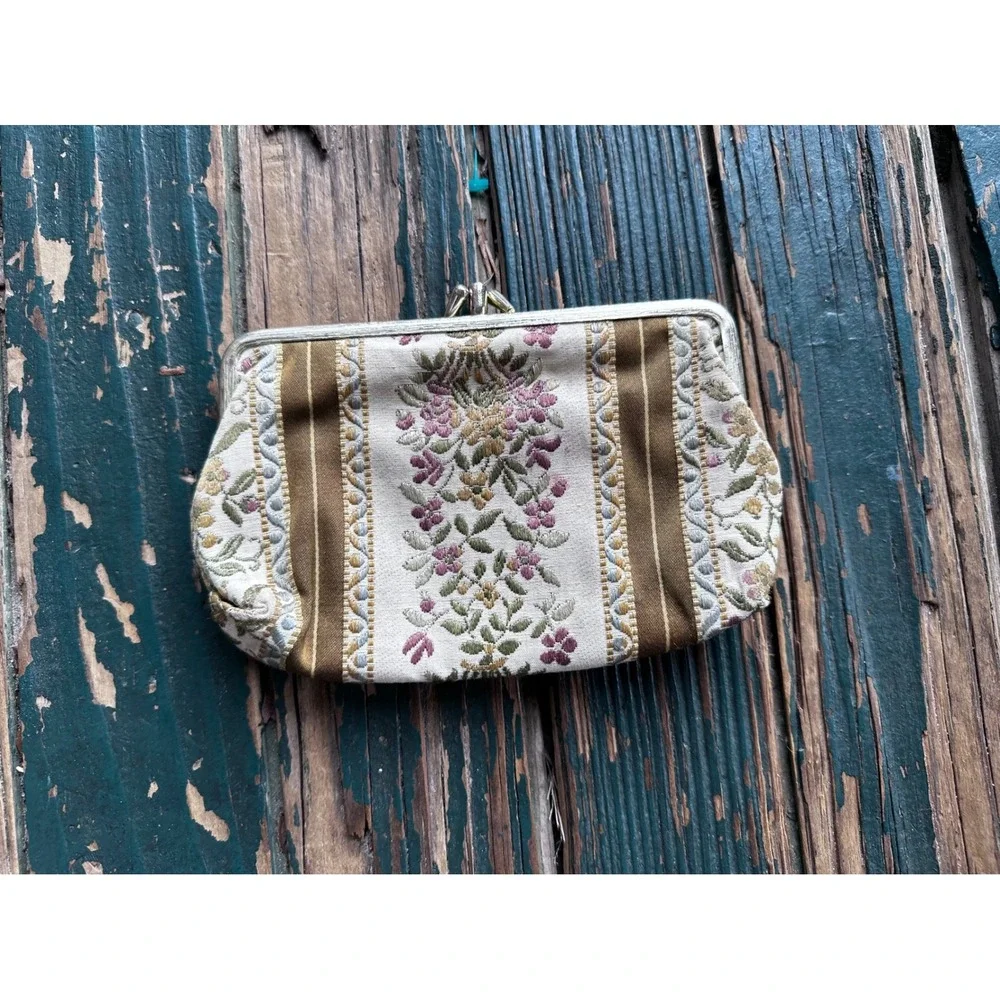 Vintage Tapestry Kiss Lock Coin Purse Floral Embroidered Small Clutch Bag Brown
